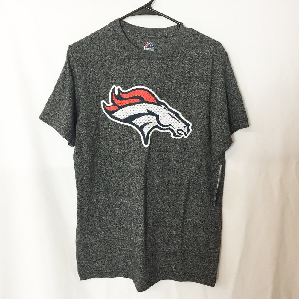 Denver Broncos Majestic T-Shirt Medium NWT Grey